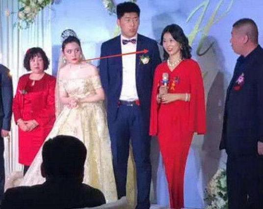 婆婆 “最美婆婆”火了,婚礼上抢尽风头,新娘全程黑脸:来砸场子的