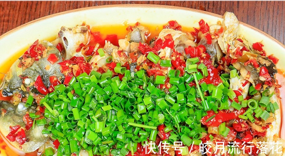 鲜嫩|厨师长做的剁椒鱼块真地道,原来腌制很重要,鲜嫩可口,香辣下饭!