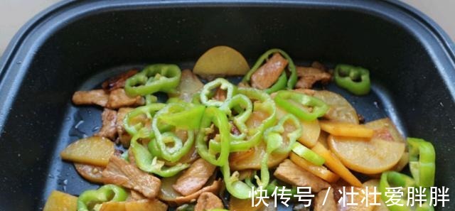 土豆|秋季，土豆别再凉拌了，试试这样炒着吃，荤素搭配，开胃易消化！