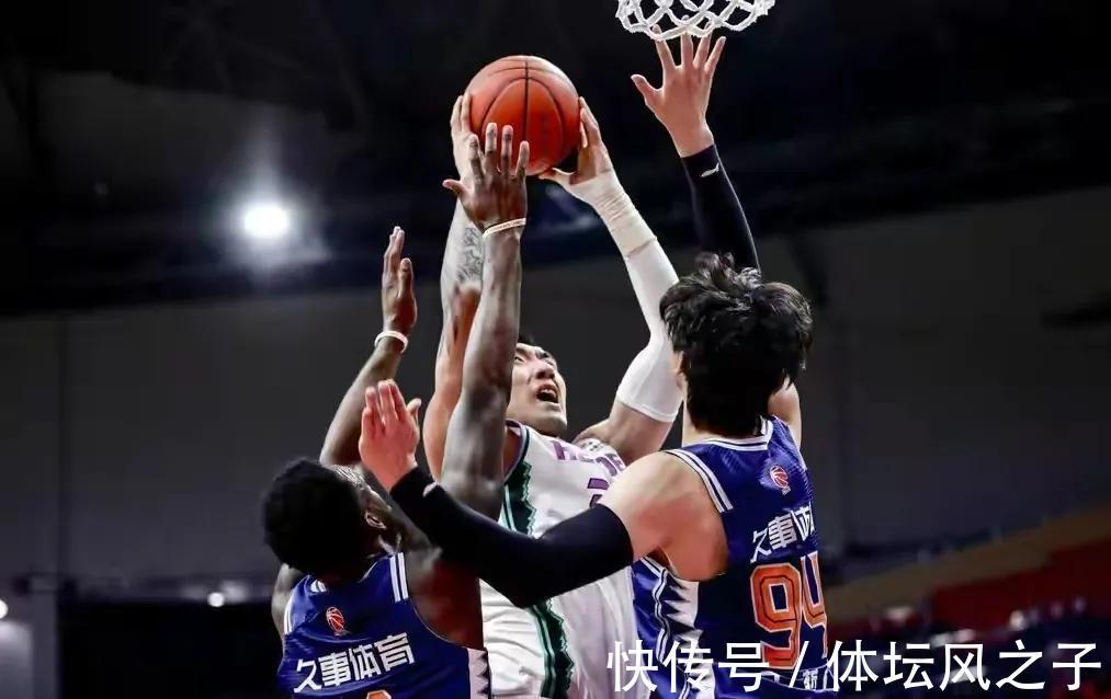 王哲林|山东男篮虽然爆冷取胜,但徐长锁的固执依然让他难逃下课命运