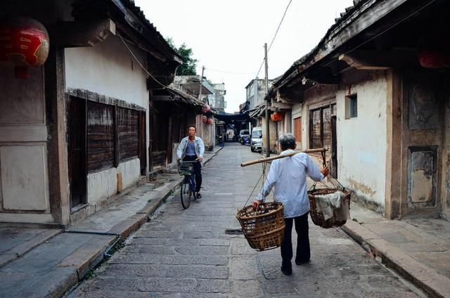 龙湖|这个地方看起来破败，却非常有风味。