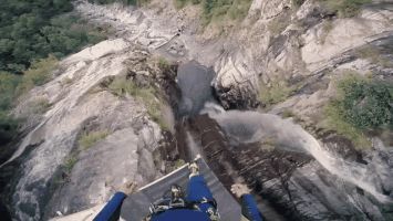 老年|让人肾上腺素飙升的18张图，看到第一张我就腿软了！