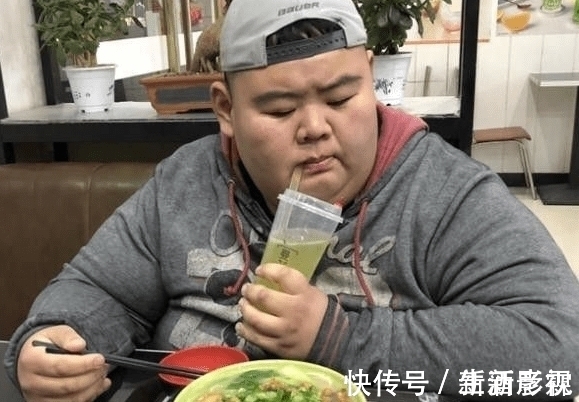 宝贝儿|把胃切掉一半,一年狂瘦400斤,史上第一胖的他,如今让人羡慕