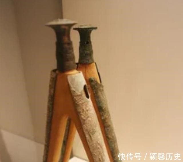 马车诞生于西亚,中国马车出现在商代,其产生的源流如今仍有争议