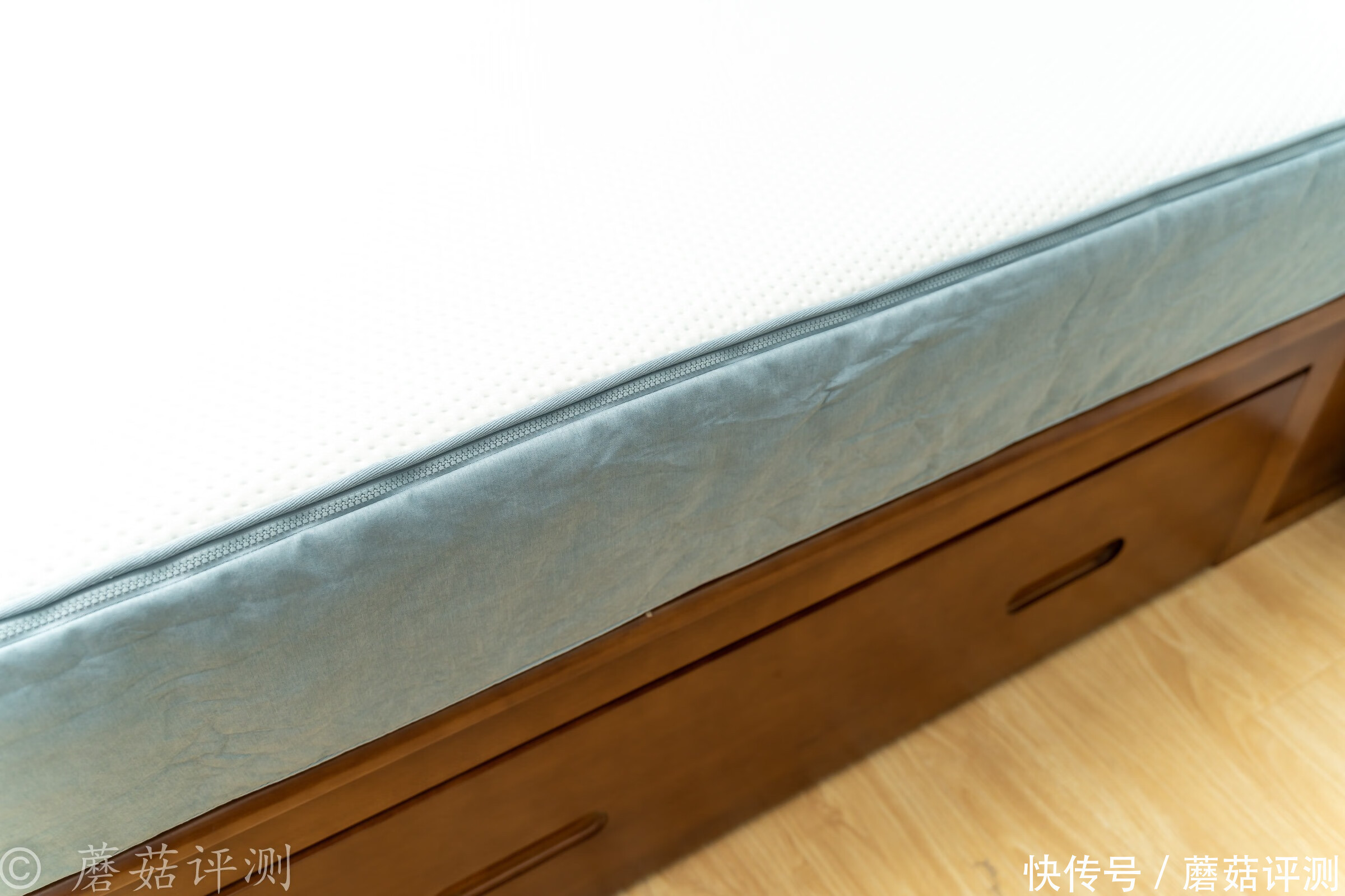 床垫|软硬兼具,好睡舒适、网易云舒零压感软硬两用弹簧床垫 体验评测