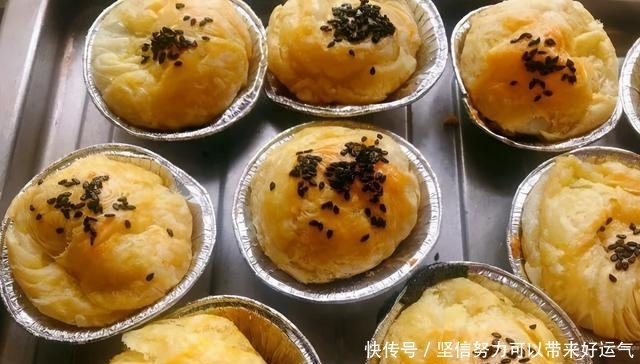 汤圆别水煮了,教你新做法,比水煮简单,比油炸香,看着就流口水