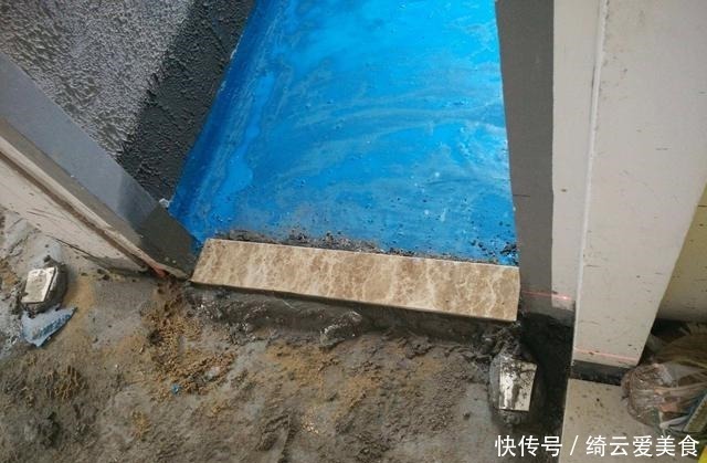 泥瓦工|卫生间铺瓷砖,墙压地还是地压墙?两者有什么区别?哪一种更好?