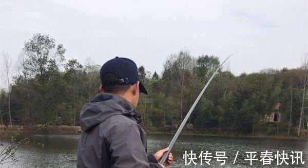 鱼情|冬钓聚鱼技巧,打窝诱鱼只是基本,以鱼诱鱼,才能做到鱼口不间断