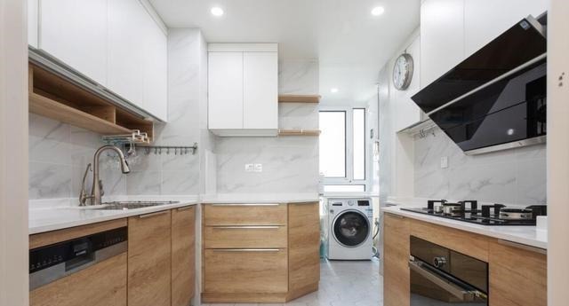 原木|客厅不要沙发,墙面不做造型,越简单的装修,反而越清爽实用