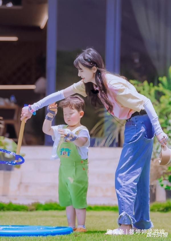 郑爽弃养事件最新进展,粉丝直言:dna鉴定孩子并非郑爽亲生的