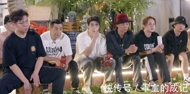 《哥哥》加更:手绘海报脑洞大,黄贯中即兴创作,赵文卓出表情包