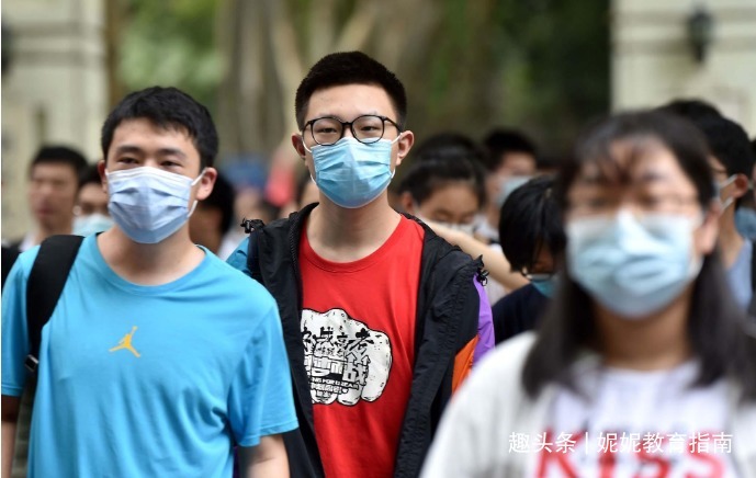 考试中的“低分”答题卡，老师多看一眼都嫌烦，学霸也难得高分