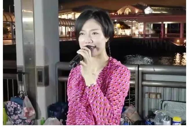 老生意|星光大道冠军近况悲惨,曾和李谷一登上春晚,街头卖唱引网友热议