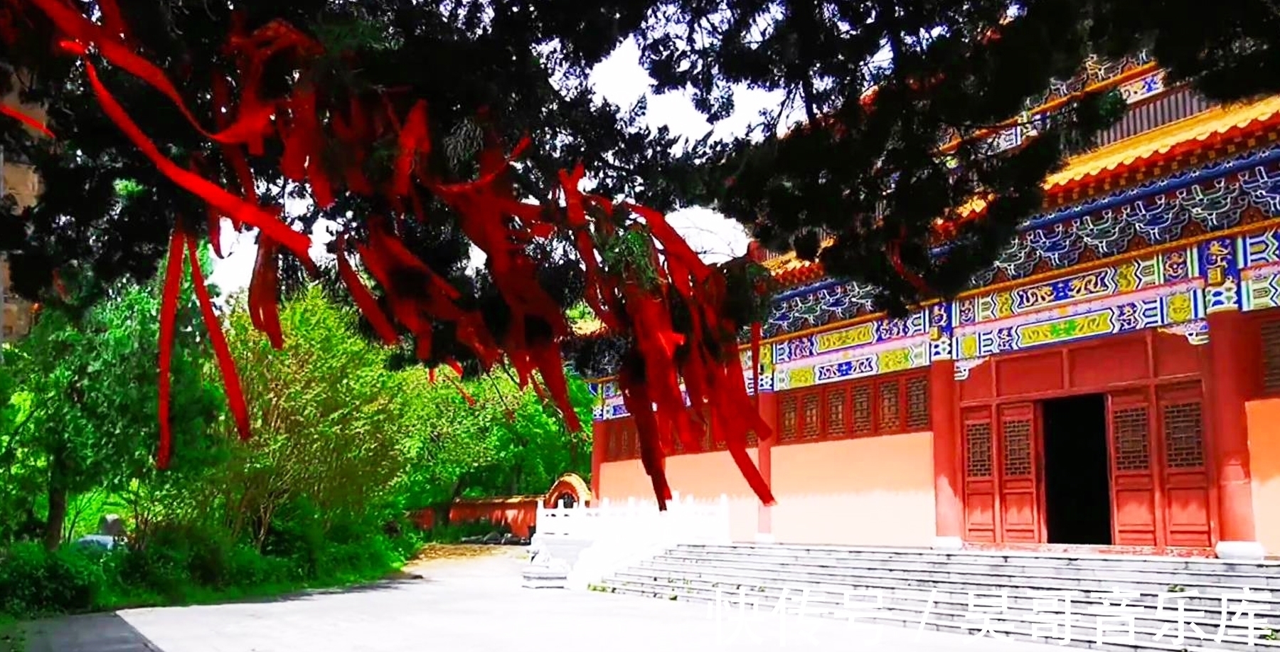 龚侏路上|一座没有主持的千年古寺，建在武汉郊区大山下，环境幽深的修行地