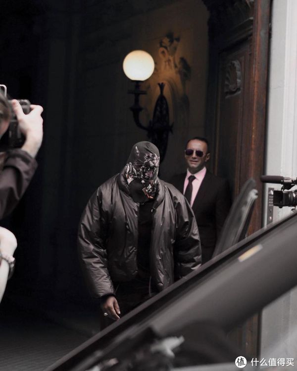 west|再次上身独特面罩，Kanye West的时尚影响力是否依旧？
