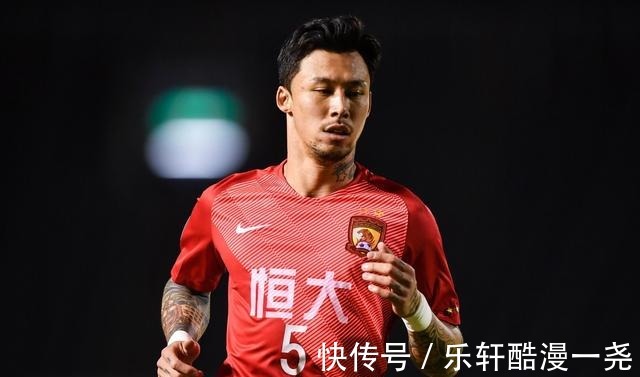国足|广州恒大两队长成焦点，郑智锁定国足，张琳芃若退出太可惜！