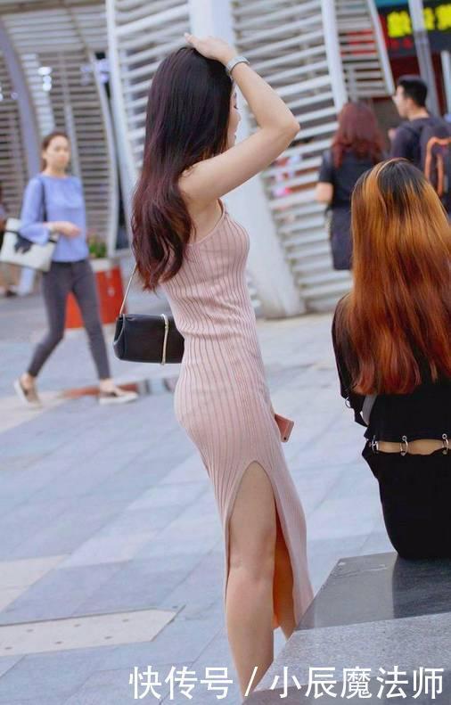 一袭裸粉色长裙,给人一种美丽而简约的感觉,也非常的大气温柔