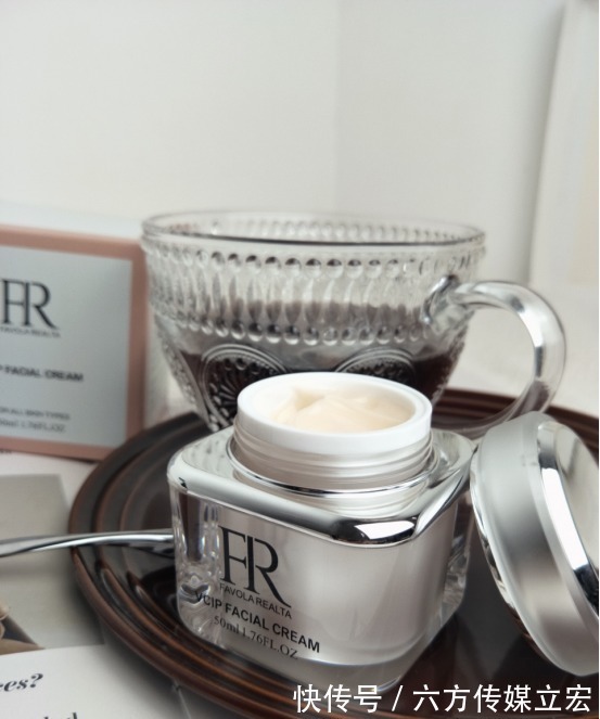 维c 50岁左右适合哪些抗老护肤品,这几款公认好用,淡纹效果很惊艳