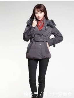 选择|冬季,女孩选择什么颜色的羽绒服,既时尚又耐脏?