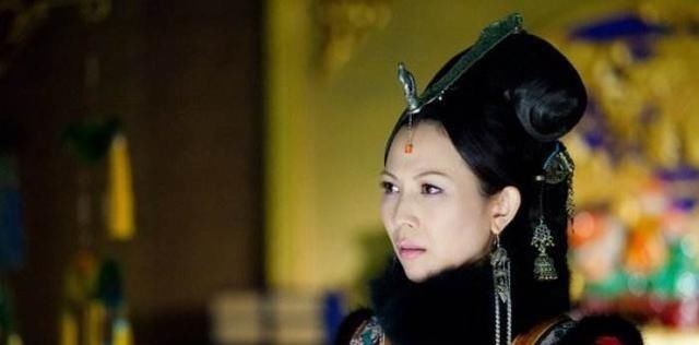 册封|清朝唯一以皇后礼册封的妃子,16岁嫁56岁皇帝,历经五朝才下葬!