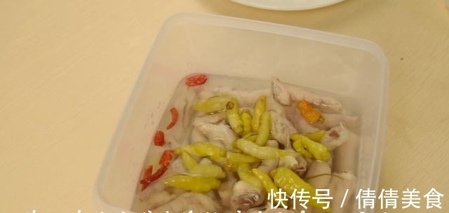 泡椒凤爪最好吃的做法，简单美味又馋人，看看你喜欢吃不？