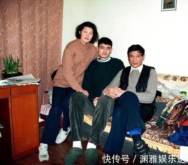 电梯|姚明身高基因太强大,爸妈比电梯还高!以前都是国家队
