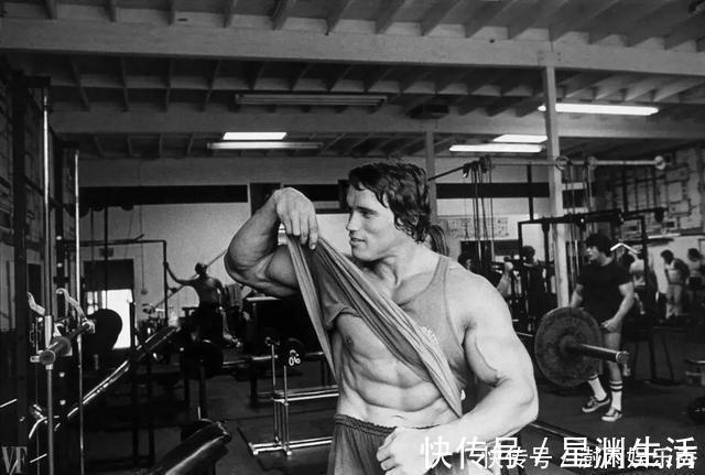 三頭肌|100年前最好的練胸動作之一，現在無人問津，非常遺憾