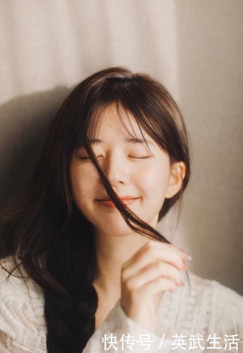 过目不忘|一眼就能识别的“天然美女”,脸上都有4个特征,让异性过目不忘