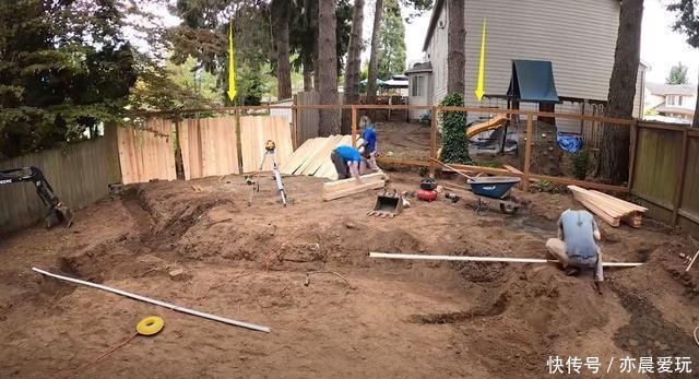 台阶|铺石板路砌台阶,荒芜庭院经过10天改造,一半花园一半休闲