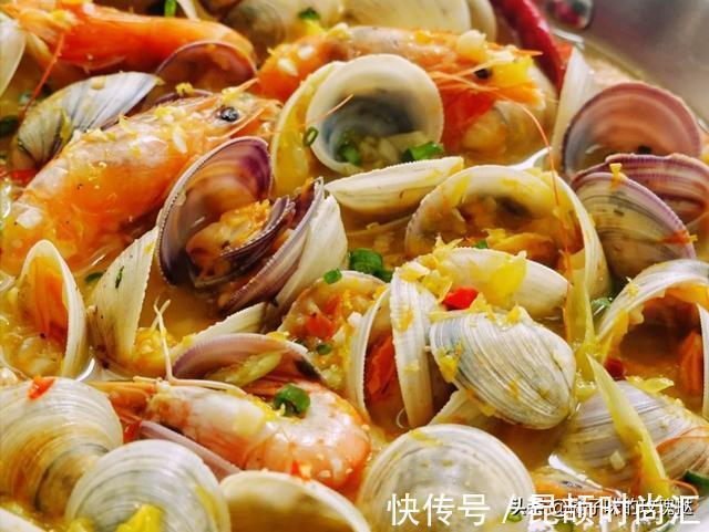 鸡胸肉|家常美食推荐：蒜香土豆炖鸡腿，橙香大蒜黄油炒蛤蜊，酸汤鸡胸肉