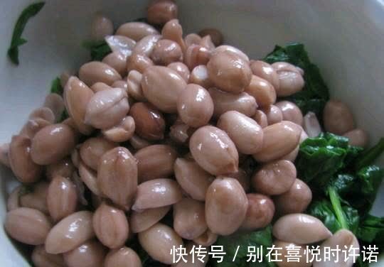 菠菜叶|菠菜配上一把“它”,血糖血压稳了,胆固醇也低了,男女不可错过