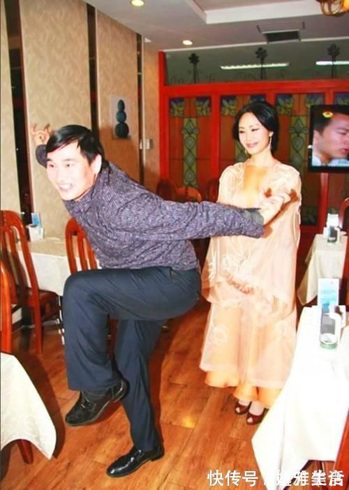 专家!朱之文点评书法作品,惹专家生气:文盲也配谈书法?太可笑了