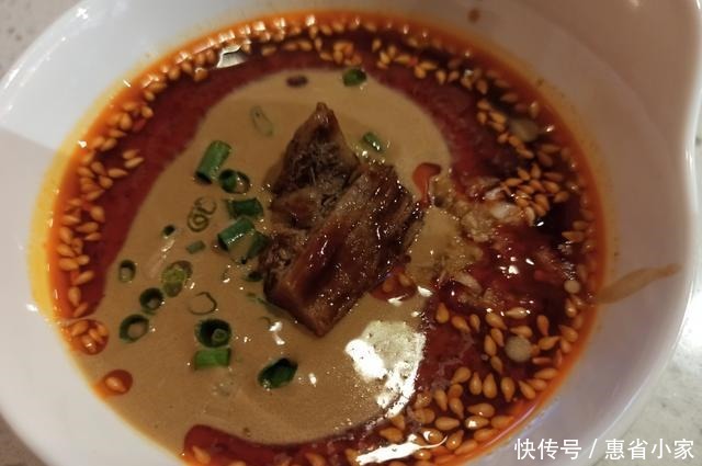  河南信阳，万达广场五楼的鲍汁焖锅还不错哟，吃货们可以去尝尝噢