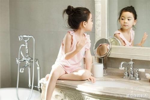 外表|孩子太过于在乎自己的外表,会有哪些问题出现?该怎么办?