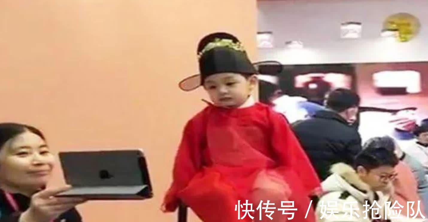 古装模特|小男孩当“古装模特”,因为脸上表情走红,网友:孩子的童年毁了