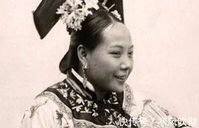 头发 清朝富婆对头发有多宝贝发型讲究,洗发复杂,剪发还要挑日子!