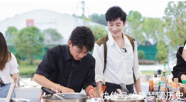 表妹|黄晓明曝表妹陈梦每期都在追《中餐厅5》,说出原因大家都笑了