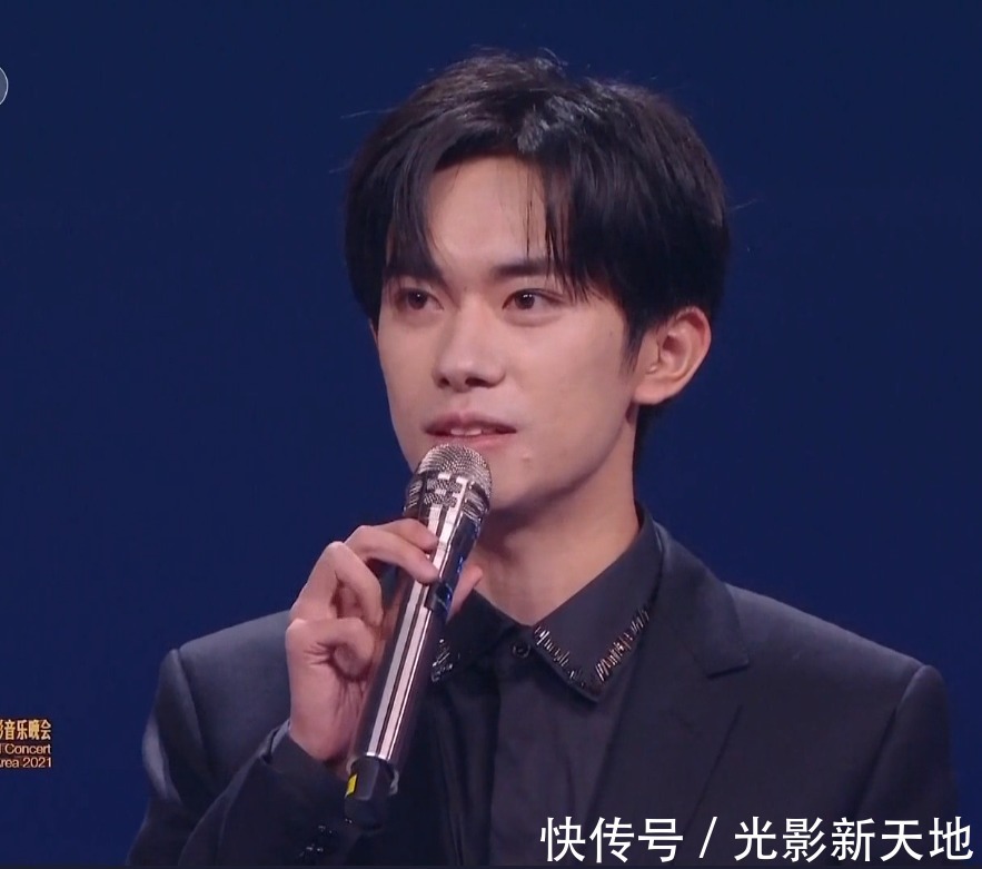 周深|大湾区音乐会彩排现场曝光：素颜王菲显老，周深反复排练