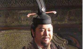 胡服骑射|一代雄主赵武灵王盛年把王位给了儿子，为什么却被儿子活活饿死