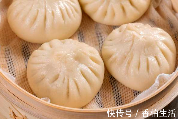 北方人|蒸包子,切忌直接上锅蒸,牢记3窍门,皮白馅香,蓬松暄软不塌陷