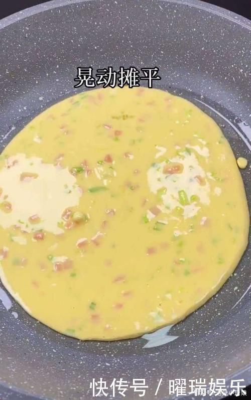 鸡蛋饼最快做法,手不沾面,早餐不用出去买了,在家就能做