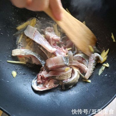 全家|把全家人征服的鲫鱼豆腐汤，好吃到过分