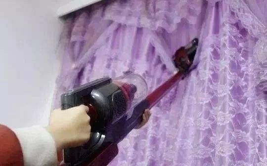 窗帘没洗过?用这招,不用拆不用水洗,干净如新,太厉害了