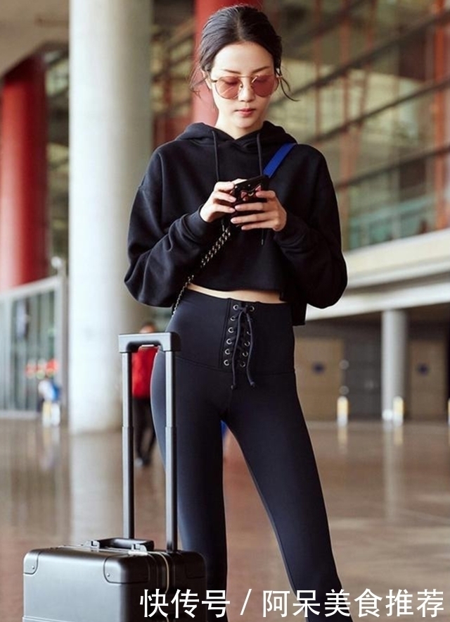 时尚|紧身打底裤帅气活泼的打扮,时尚不失美感