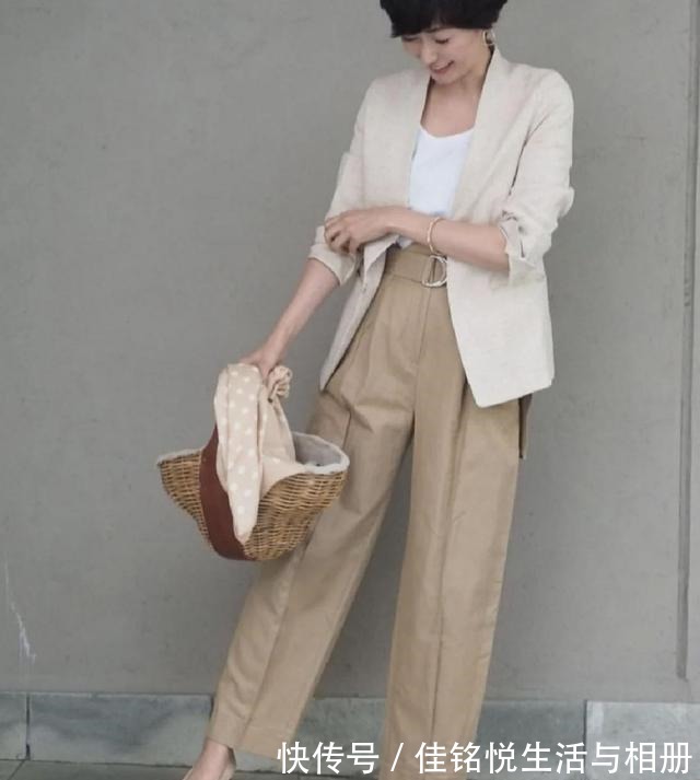 秋冬 日系穿搭也可以没有大衣,“日系辣妈”穿搭思路,教你这样美!
