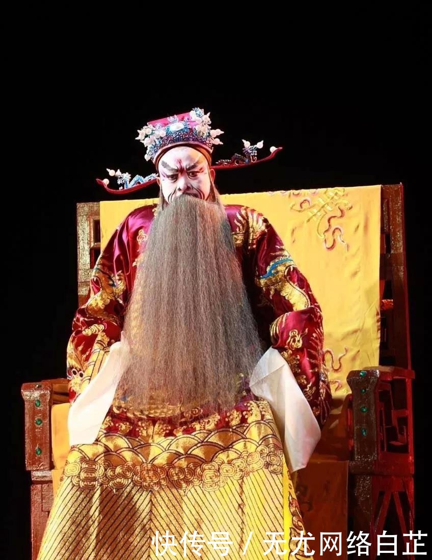 君拜|“自古没有君拜臣的，陛下，您不能跪！”