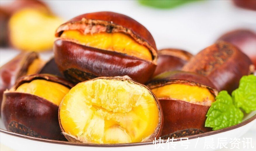 板栗好吃剥壳难,原来是用错了水,教你一招,去皮干净不伤手