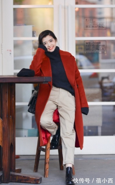 毛衣|秋冬还是穿“大衣”最高级,搭配毛衣、牛仔裤、半身裙时髦又气质