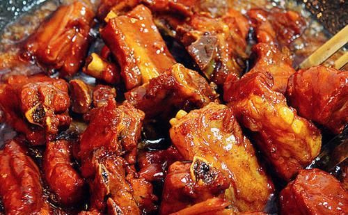 春日给孩子做滋补菜，色泽艳丽，营养下饭，孩子多吃一碗饭