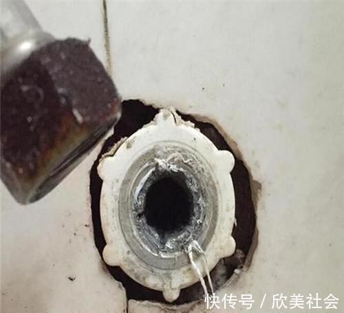 二喵|水龙头角阀断管里?拆墙取出要500元?10块钱教你轻松搞定